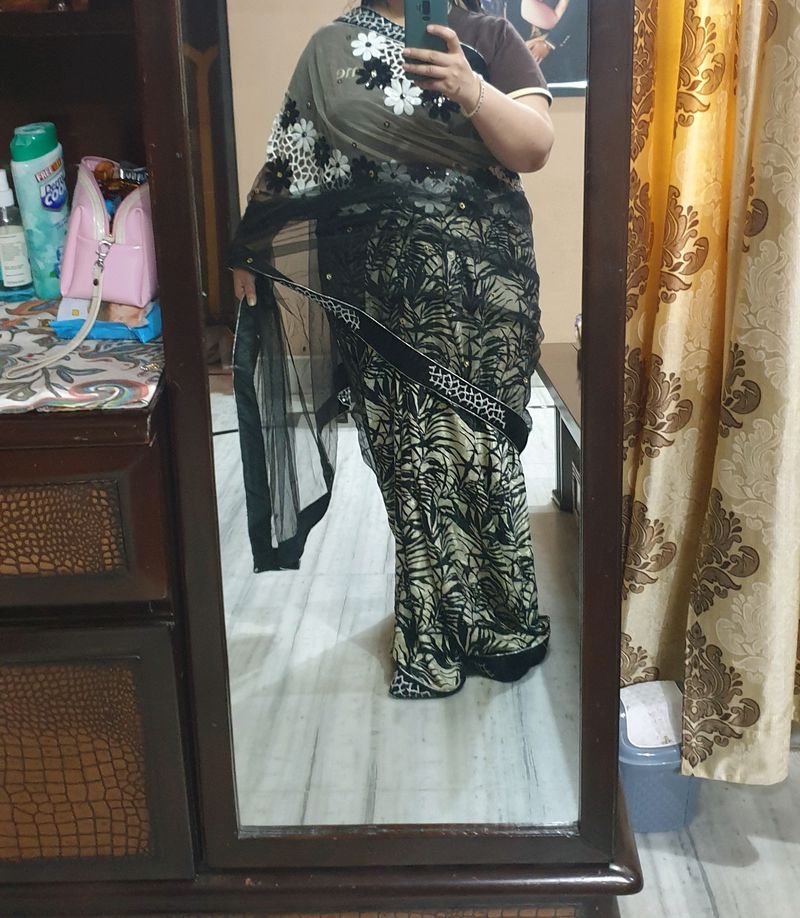 Silk Saree In Base And Net Pallu