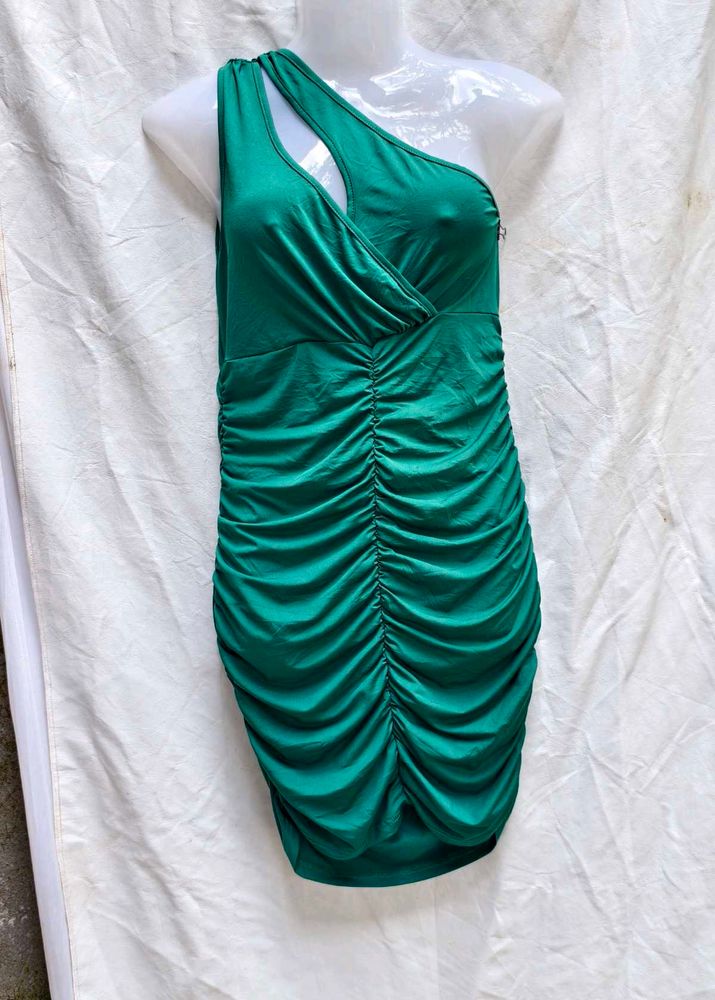 I. Emerald Green One-Shoulder Dress