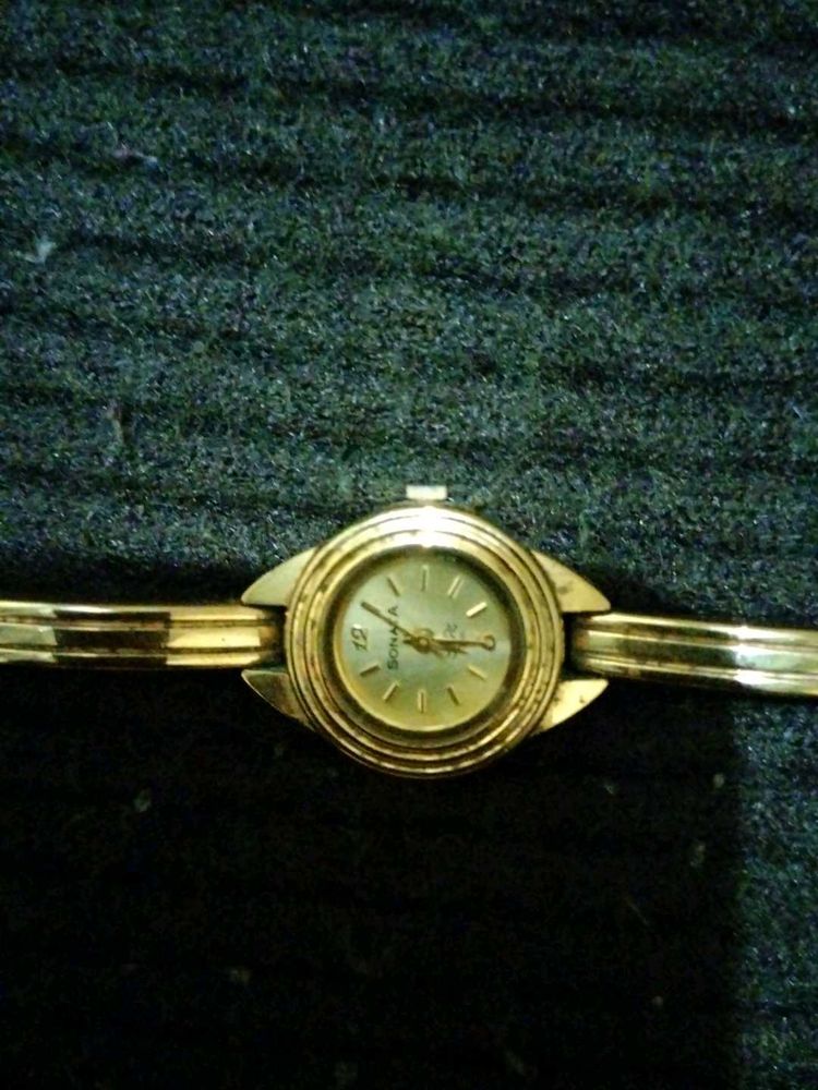 Elegant Women&#39;s Watch
