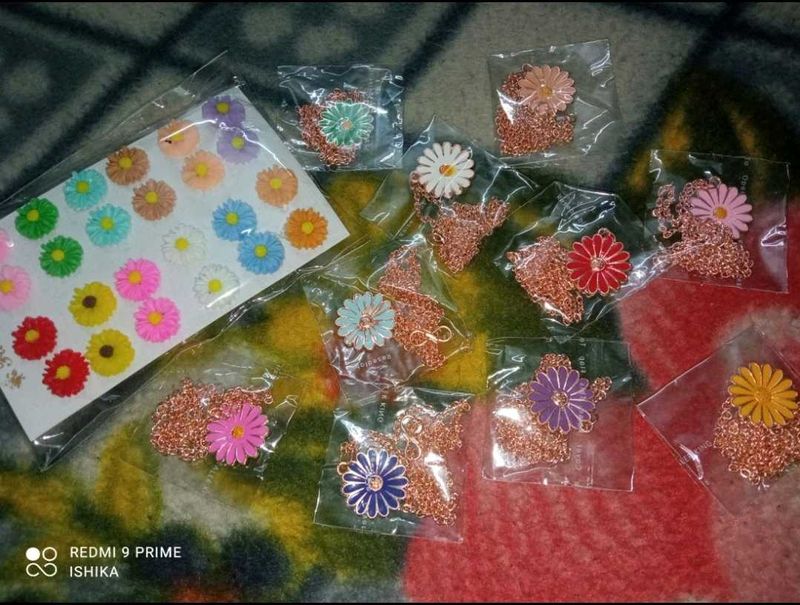 Daisy Flower Necklace Bundle