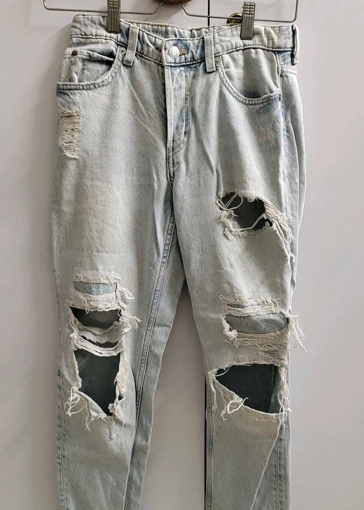 H&amp;M Ripped Boyfriend Jeans