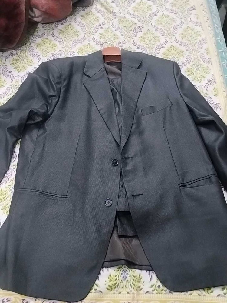 Classic Men's Suit
