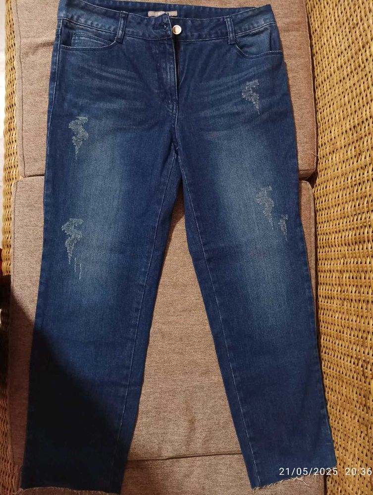 Light Weight Distressed Jean In Mint Condition