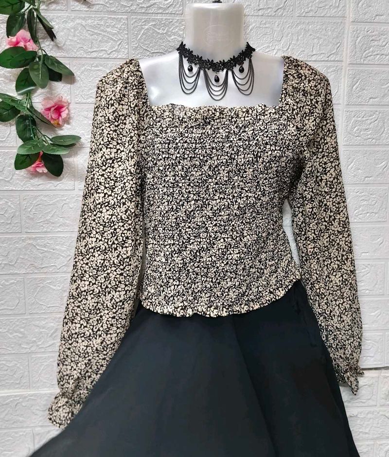 SizeM/L🎁Buy 2 Get 1 Free 🎁Floral Long Sleeve Top