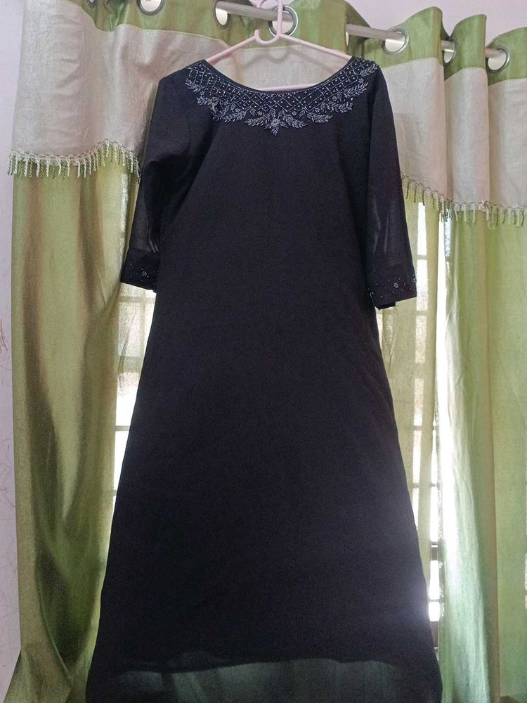 Elegant Black Embroidered Kurta