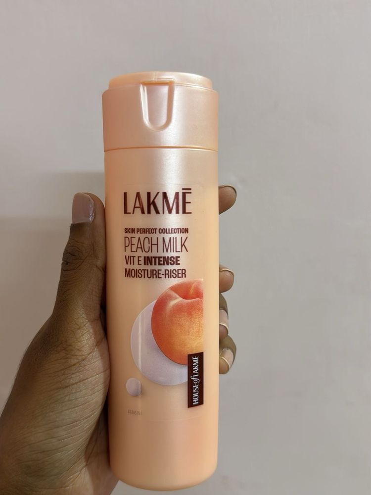 Lakme Peach Milk Moisturizer