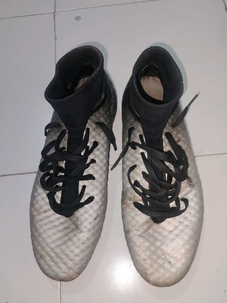 Nivia Oslar Blaze Football Shoes Size 8