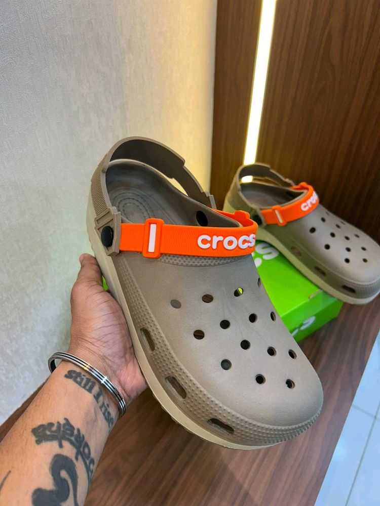 Crocs Hike