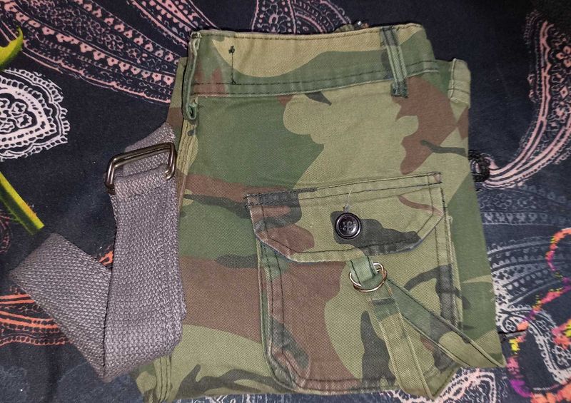 Men Cargos