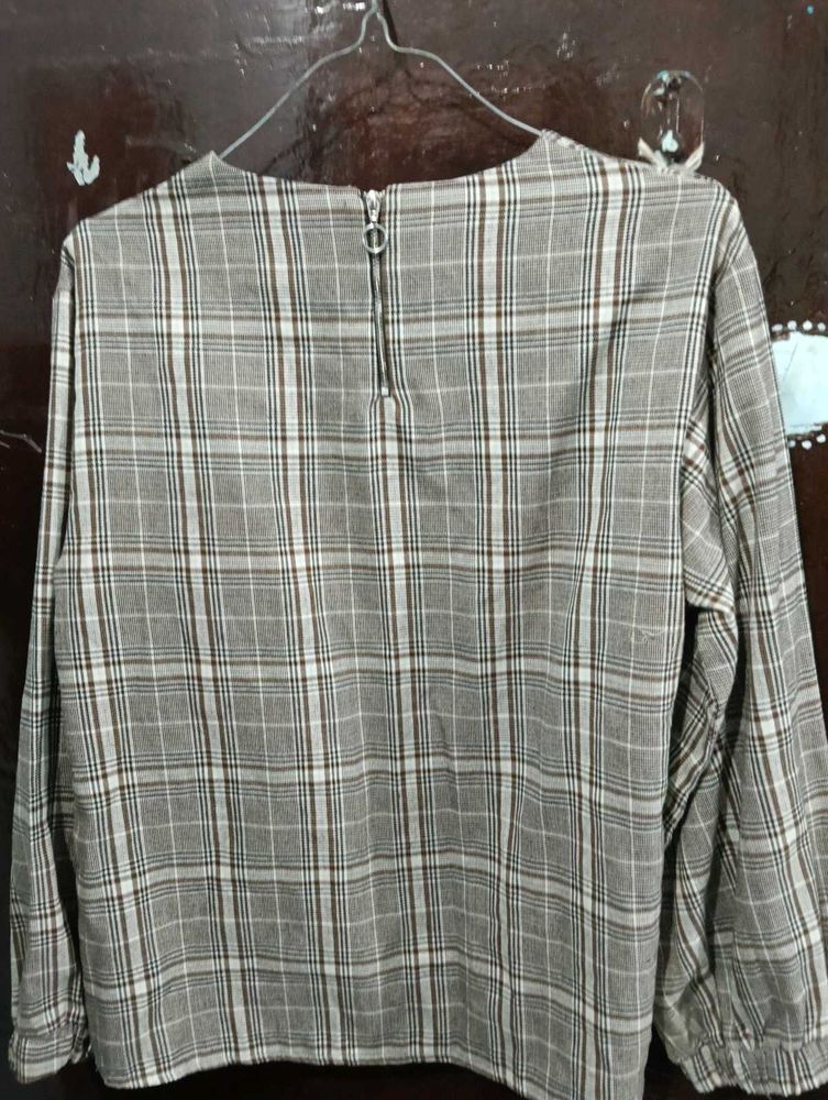 Gray Plaid Long Sleeve Top