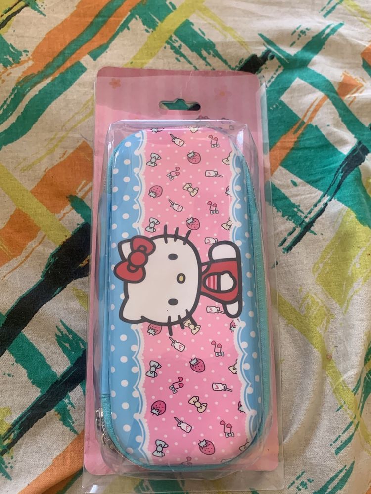 Hello Kitty Pouch/Compass