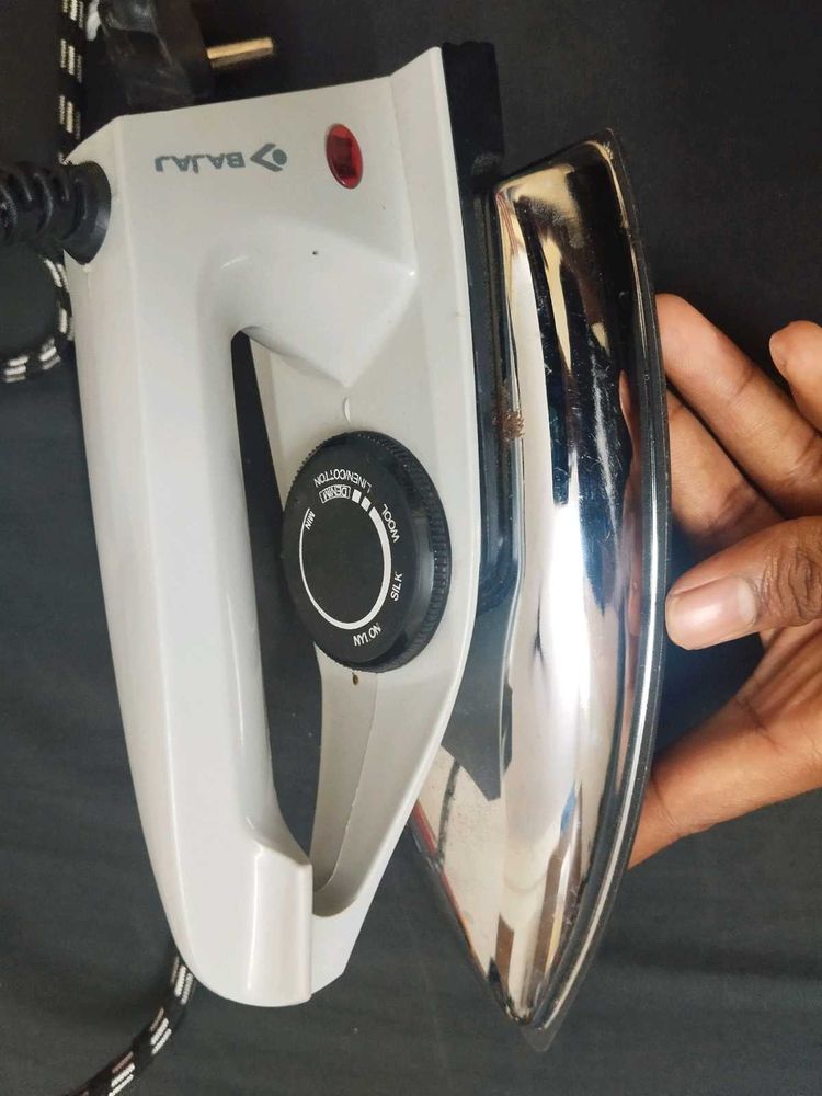 Bajaj Iron Box