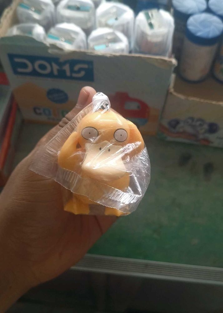 Psyduck Figure - Pokemon Collectible