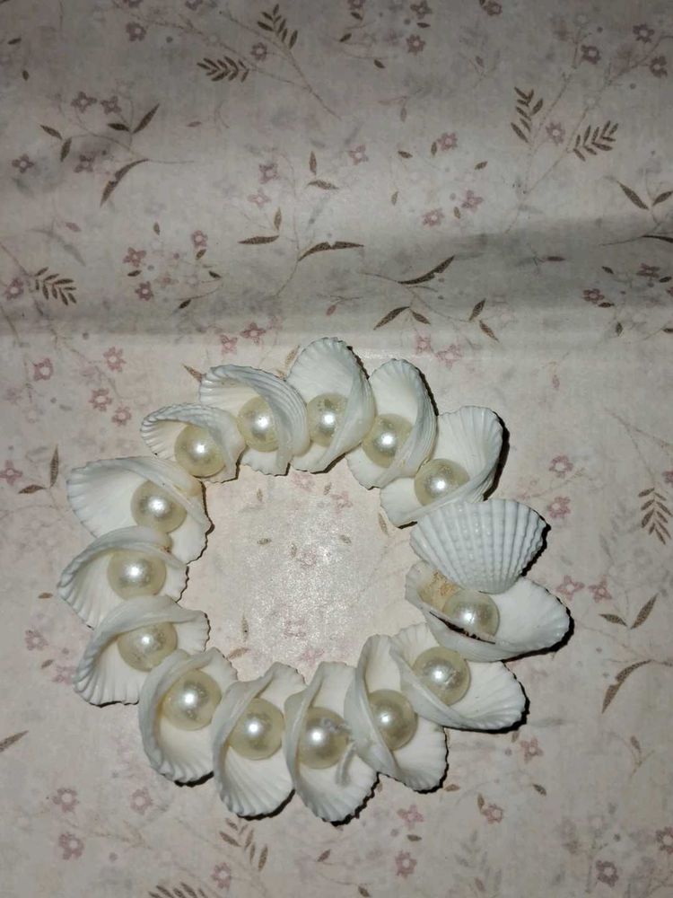 White Beads And  Sea Sell Brascket
