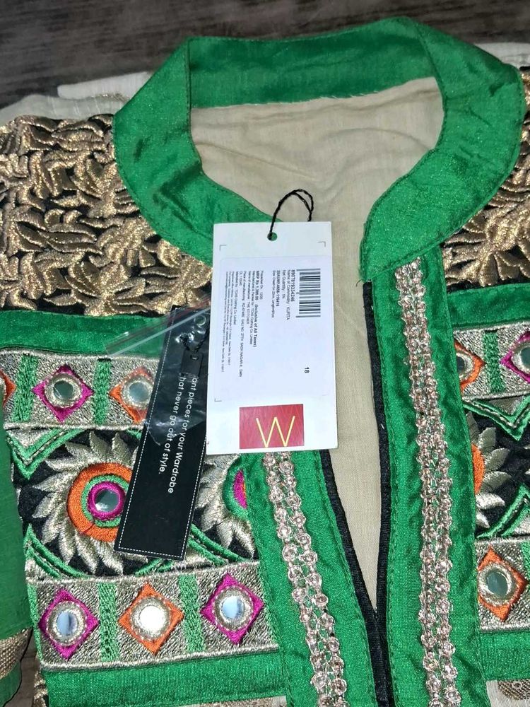 Ethnic Green Embroidered Kurta