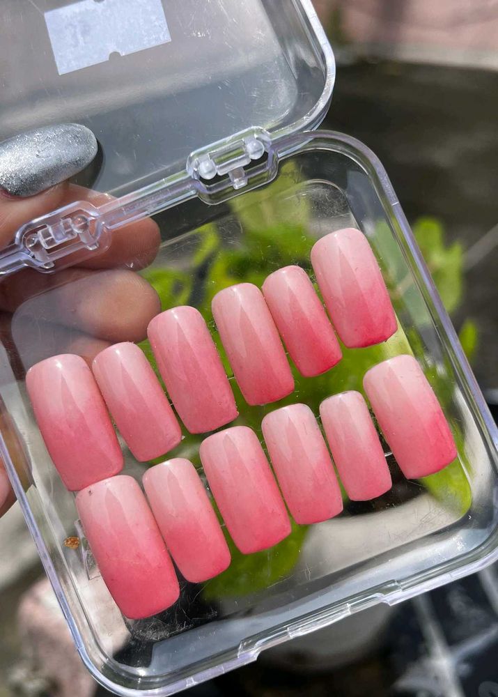 Pink Ombre Press-On Nails