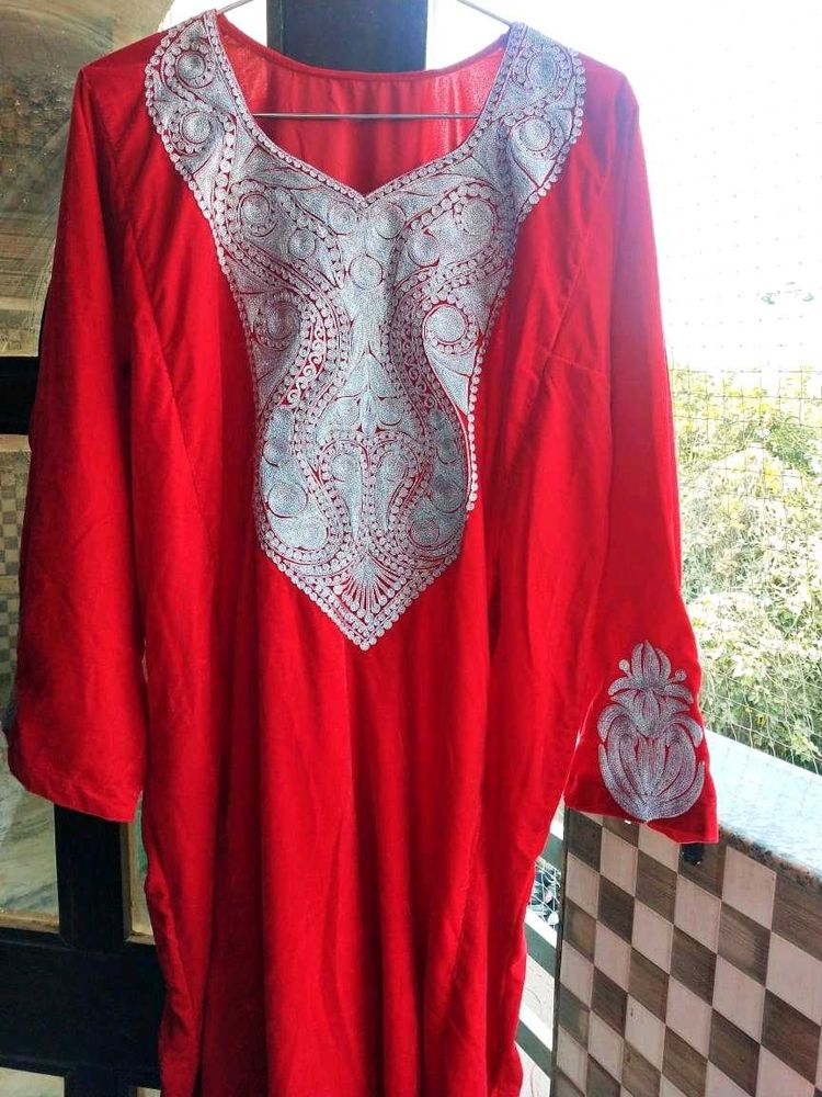 Tilla Embroidered Kashmiri Pheran