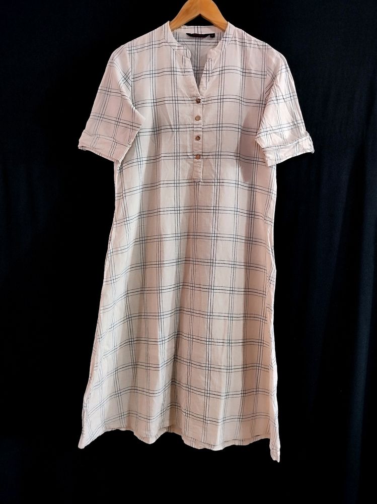 Srishti Off White Checks Kurti