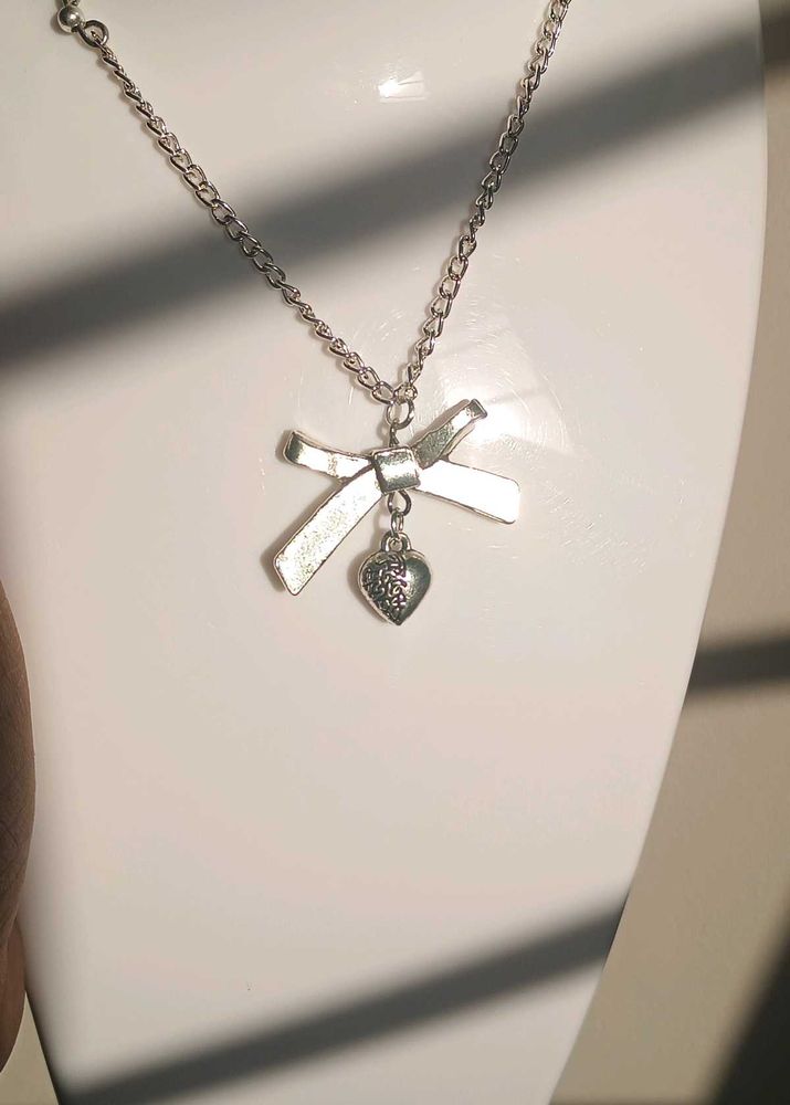Silver Metal Bow Necklace