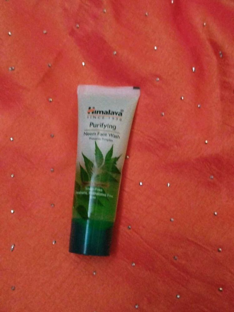Himalaya Purifying Neem Face Wash With Travel Size