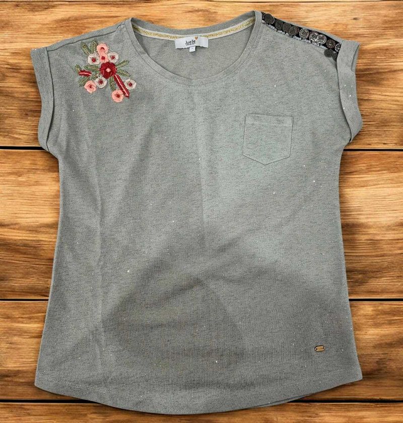 Embellished Grey T-Shirt with Floral Embroidery