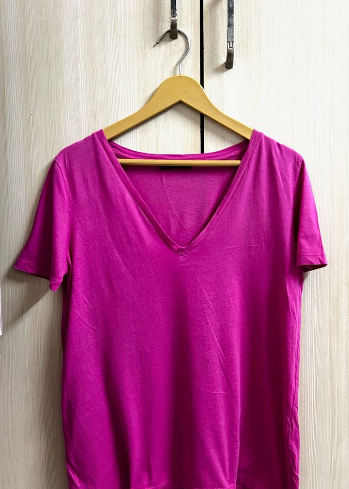 Zara - Fuschia Pink V-Neck T-Shirt