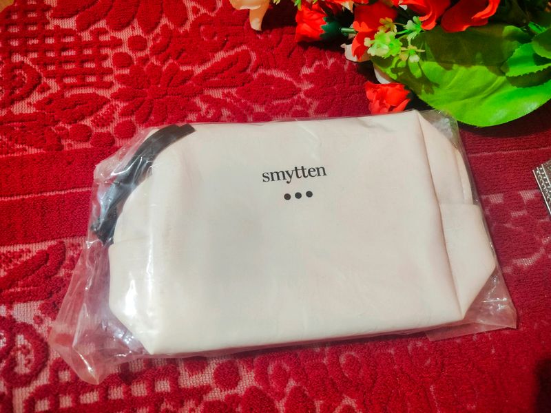 Smytten Premium Vanity Pouch White