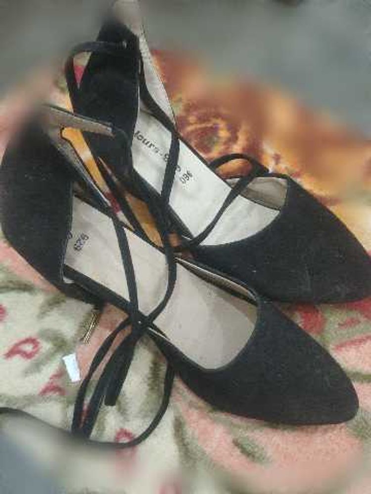 Black Pointed Toe Ballerinas