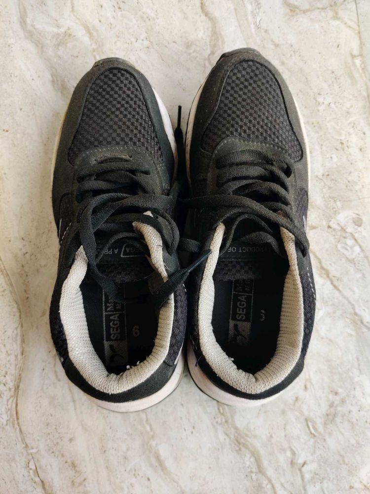 Black Sports Shoes