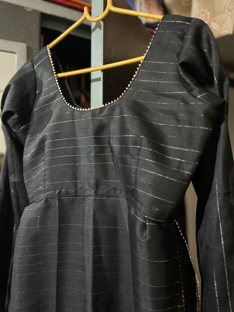 Elegant Black Striped Kurta
