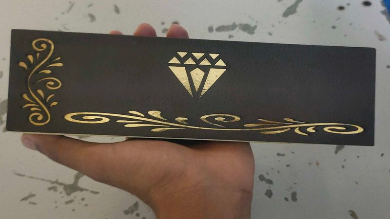 Box for watches and jewelry