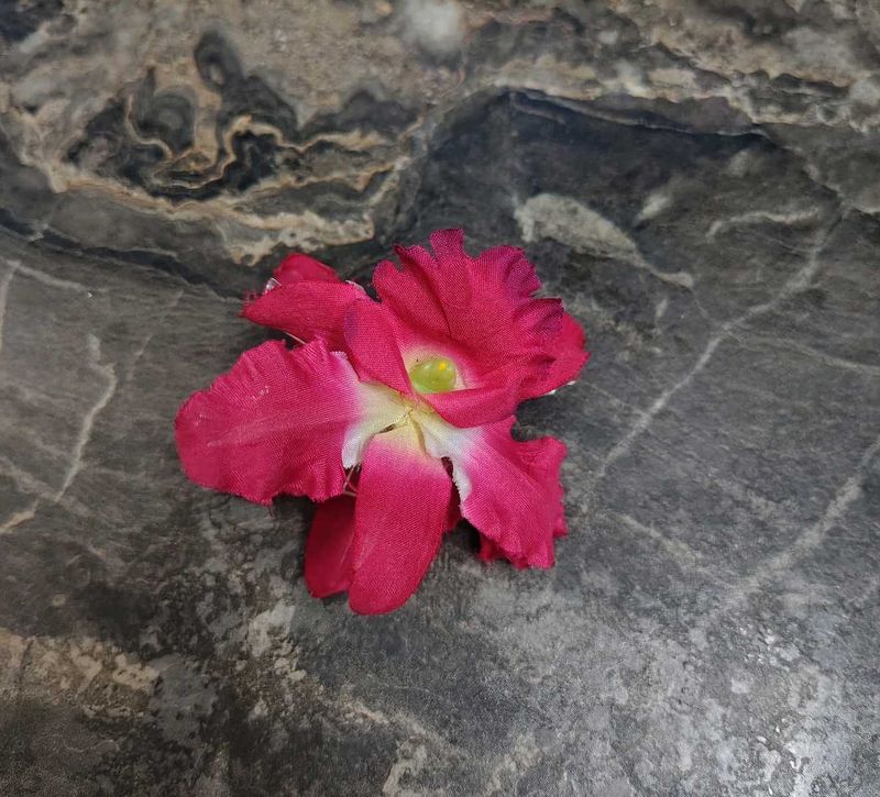 Elegant Pink Flower Hair Claw Clip