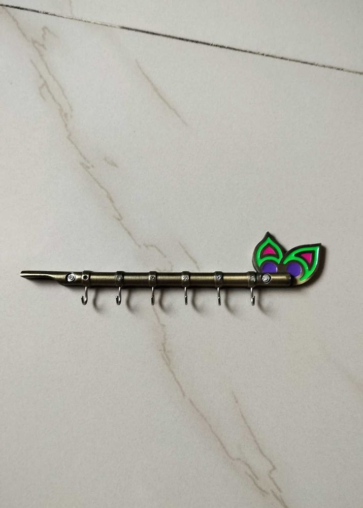 Metal key holder, screw missing
