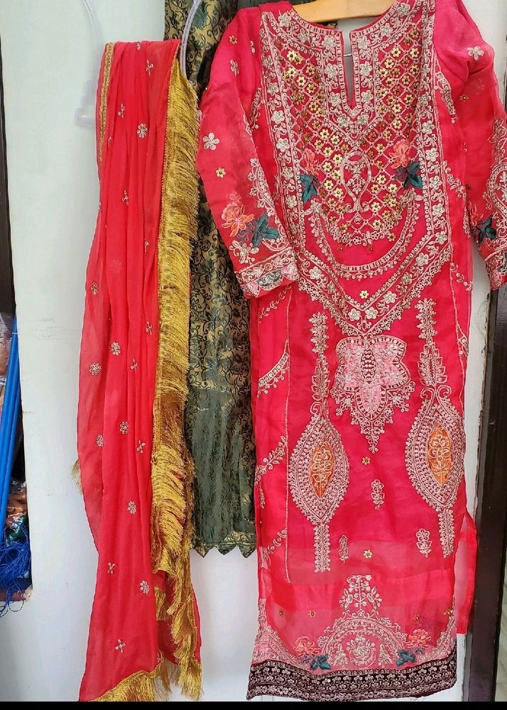 Sale Heavy Organza Pakistani Suit With Full Zari