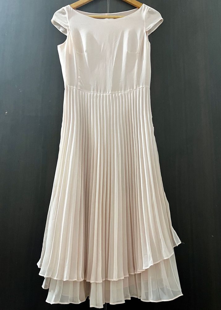 Elegant Pleated Midi Dress