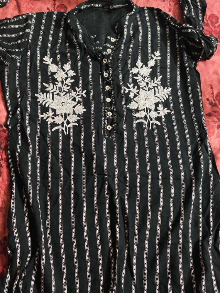 Striped Embroidered Kurta