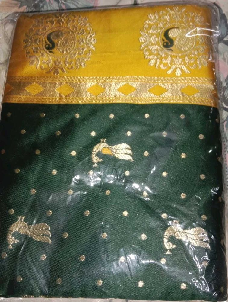 New Green &amp; Gold Saree&amp; Blouse Pc