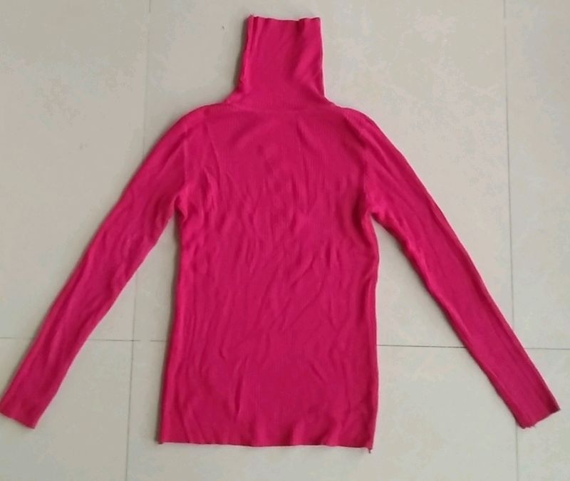 Fusia Pink Woolen Sweater Size:M
