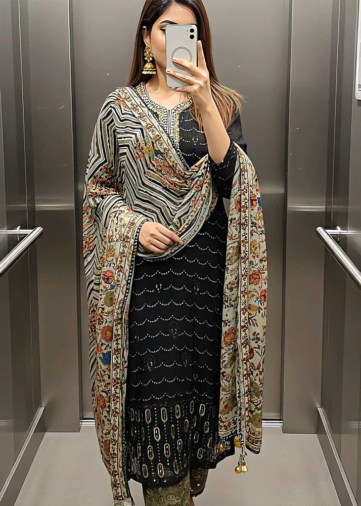 Elegant Black suit with digital print dupatta ,🤌