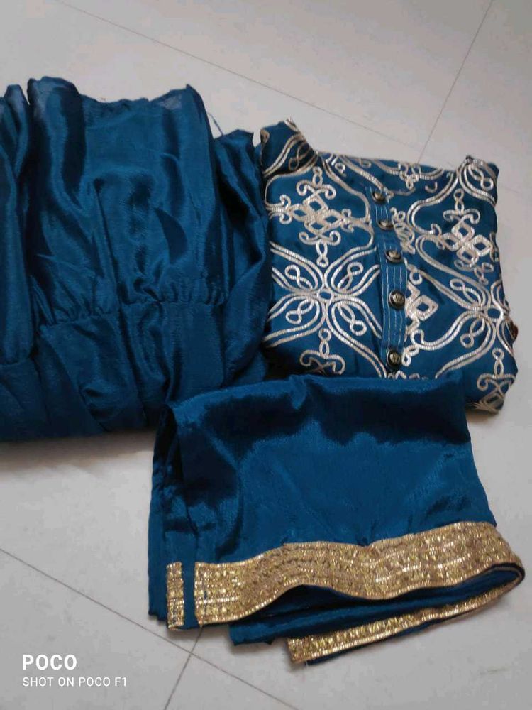 Teal &amp; Gold Embroidered Sarara Set