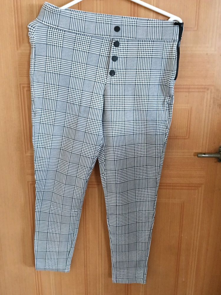Black And Whites Checkered Formal Pant