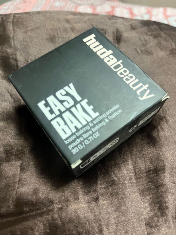 Huda Beauty Easy Bake Powder Shade Poundcake