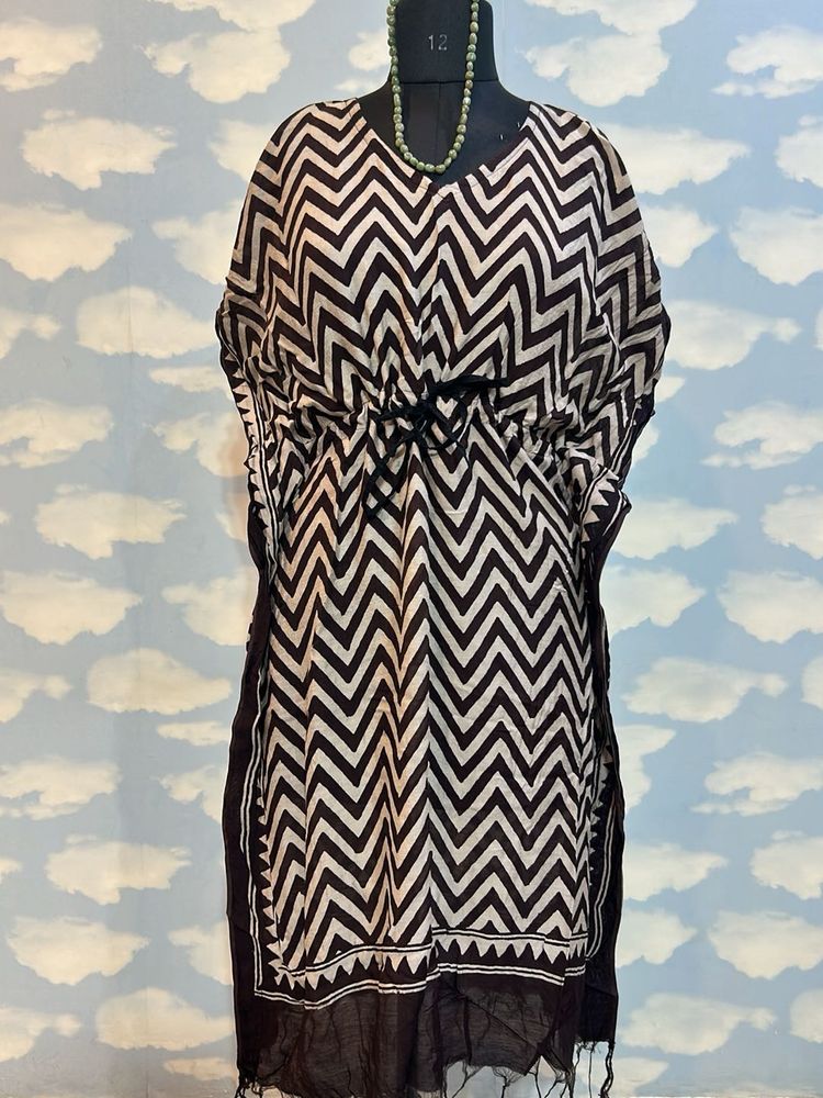 Stylish Patterned Kaftan