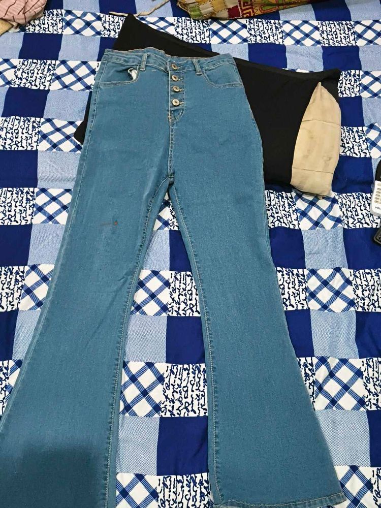 Bell Bottom/Flare Button-Up Jeans
