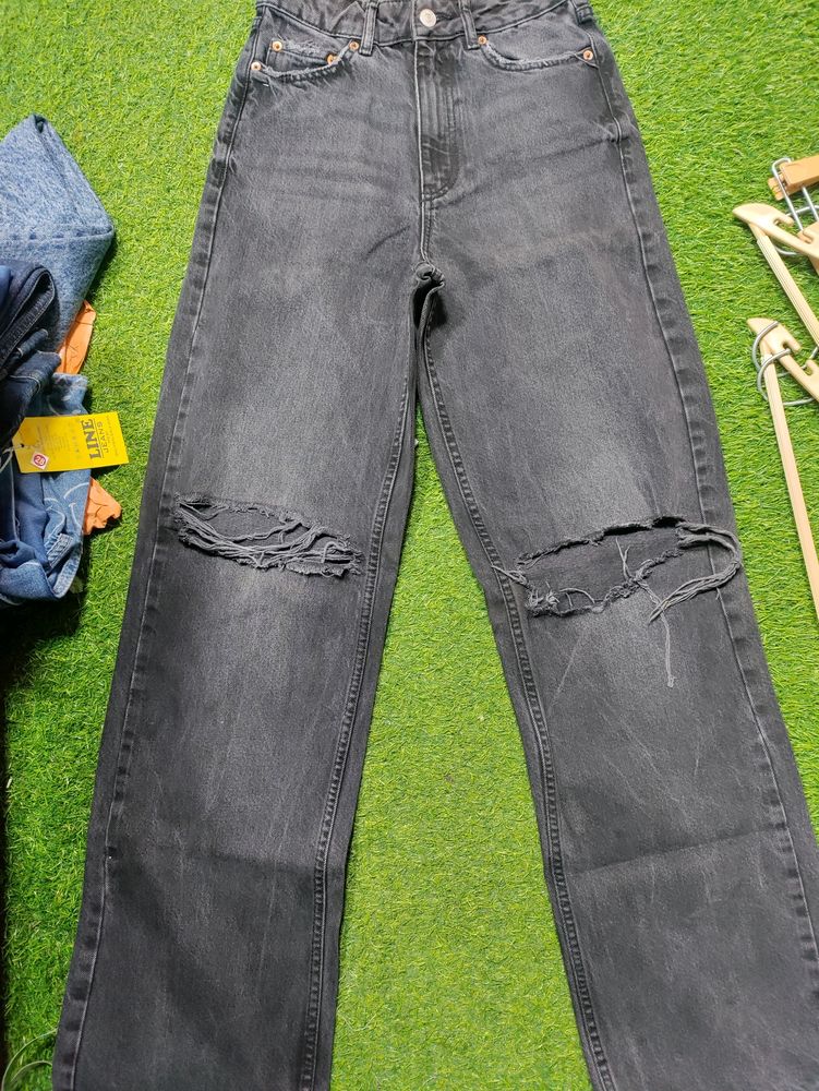 Staight Nee Cut Jeans For Girls