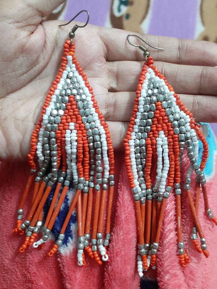 Stunning Earrings 🧡🤍