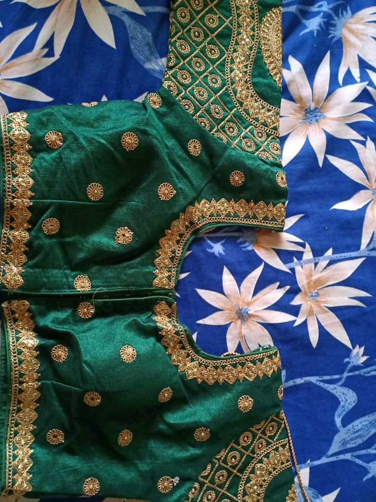 Dark Green Colour