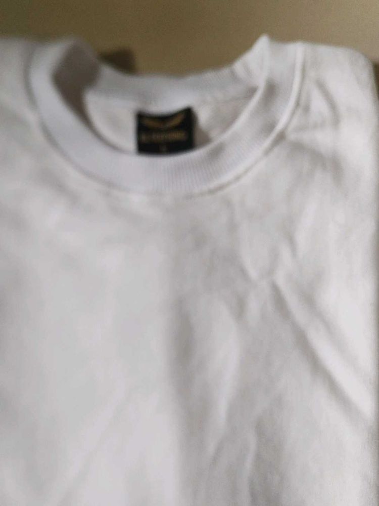White 🤍 T-shirt 👕 Stylish Also Works In Cold ❄️