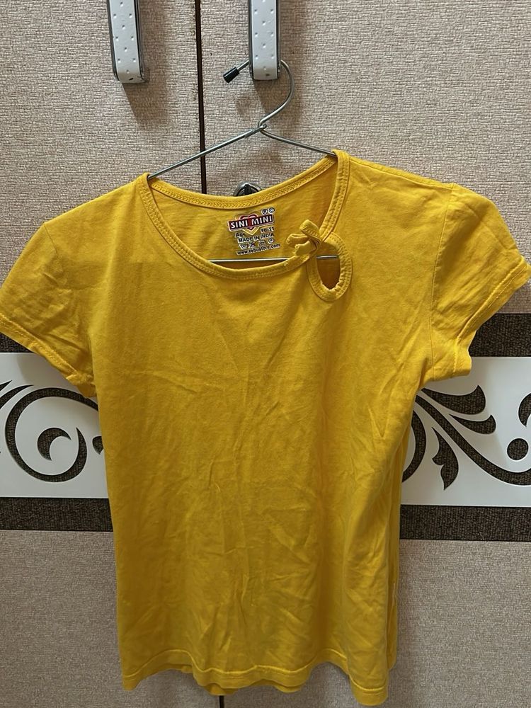 Yellow tshirt