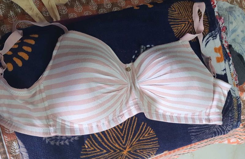 combo of 4 premium bras